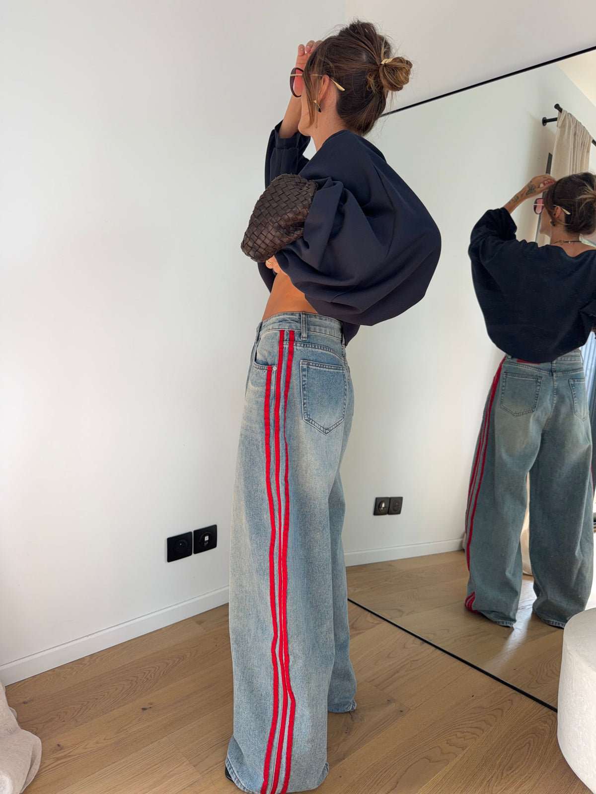 Jeans à bandes rouges